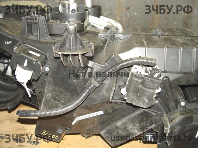 Nissan Pathfinder 2 (R51) Корпус отопителя (корпус печки)