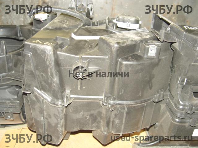 Nissan Pathfinder 2 (R51) Корпус отопителя (корпус печки)