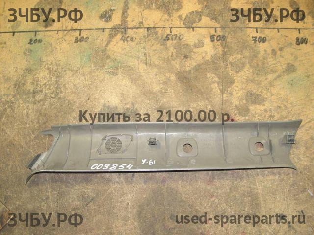 Nissan Patrol (Y61) Накладка стойки передней правой