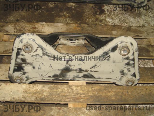 Hyundai Santa Fe 1 (SM) Балка задняя поперечная