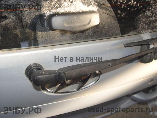 Hyundai Santa Fe 1 (SM) Петля двери багажника