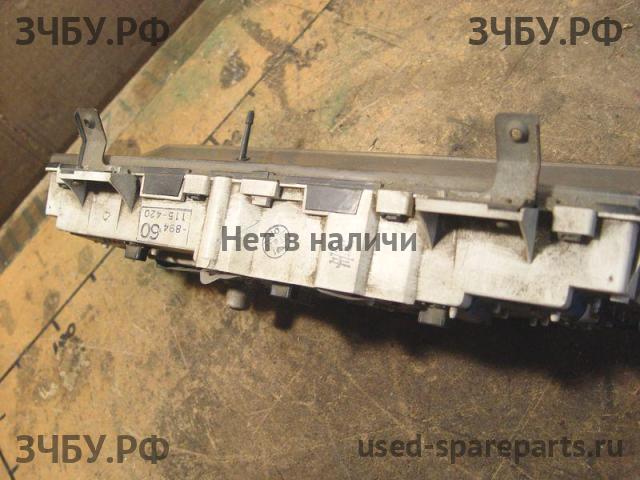 Toyota 4 Runner 1 /Hi-Lux surf 1 Панель приборов