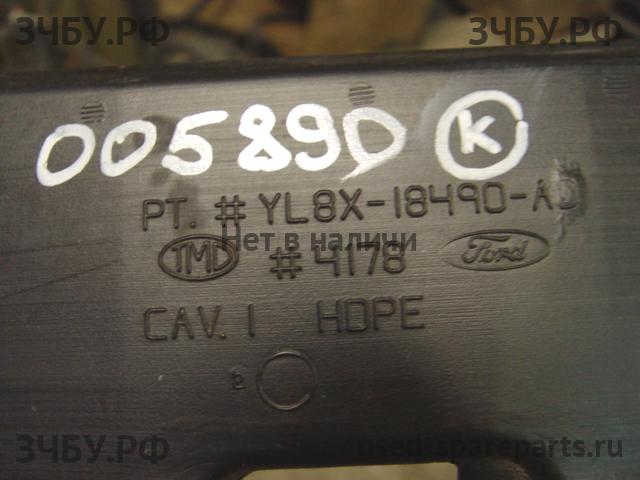 Ford Escape 1 Воздуховод