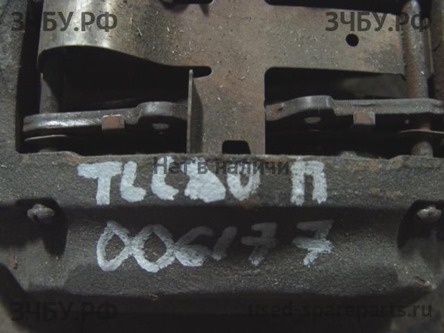 Toyota Land Cruiser 80 Суппорт передний правый (в сборе со скобой)