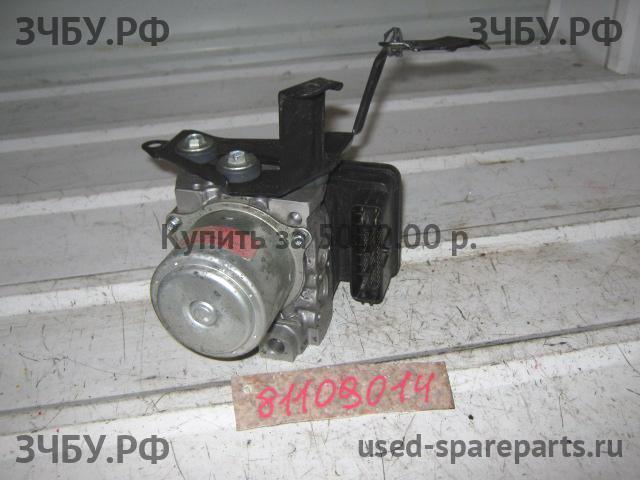 Honda Civic 8 (5D) Блок ABS (насос)