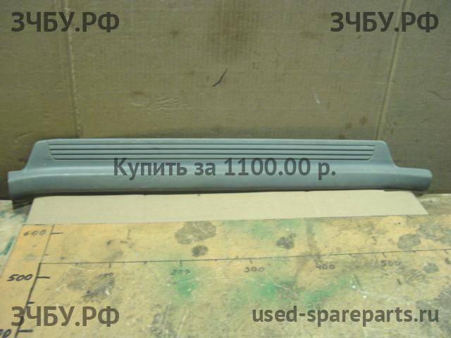 Toyota Land Cruiser 100 Накладка на порог (кузов внутри)