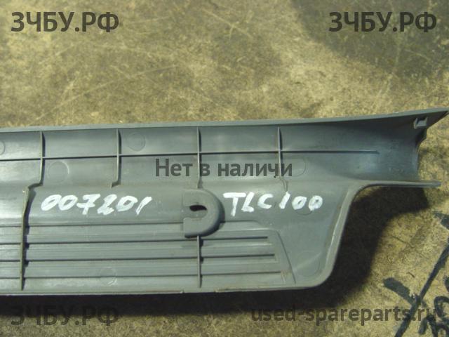 Toyota Land Cruiser 100 Накладка на порог (кузов внутри)