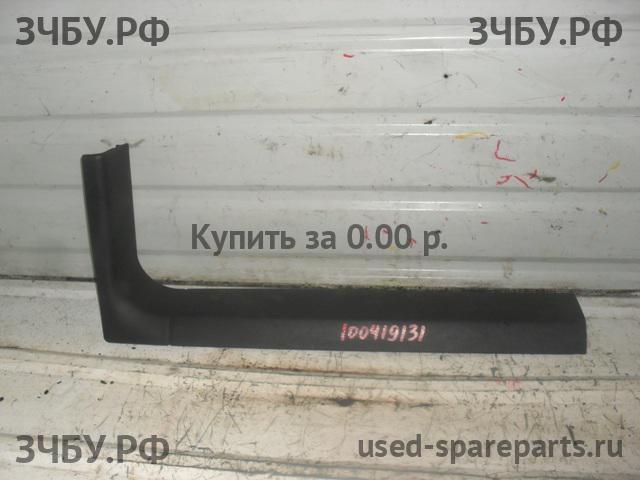 Audi A8 (1) [D2] Накладка на порог (кузов внутри)