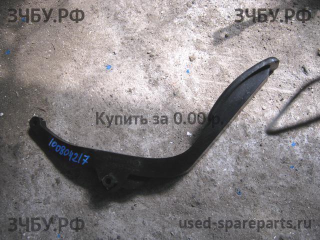 Renault Logan 1 Педаль газа