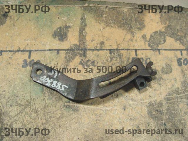 Toyota 4 Runner 1 /Hi-Lux surf 1 Кронштейн генератора