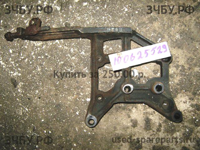 KIA Sportage 1 Кронштейн компрессора кондиционера