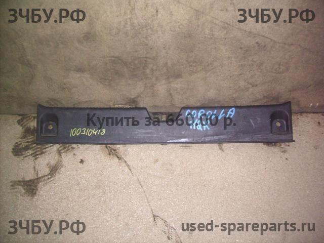 Toyota Corolla (E12) Обшивка багажника задней панели