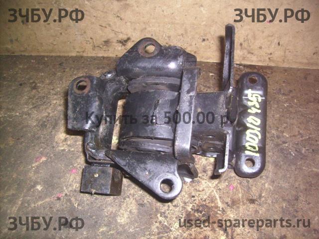 Hyundai Santa Fe 1 (SM) Опора двигателя
