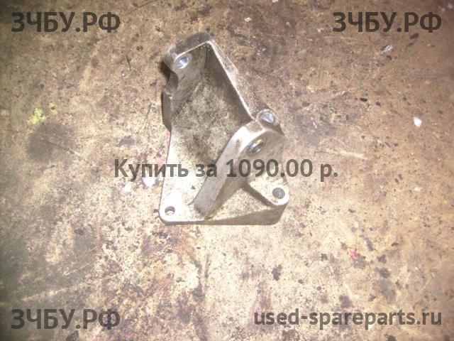 Hyundai Santa Fe 1 (SM) Кронштейн