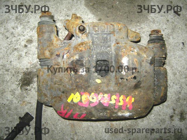 Toyota Hi Ace (4) Суппорт передний правый (в сборе со скобой)