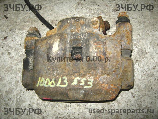 Toyota Hi Ace (4) Суппорт передний левый (в сборе со скобой)