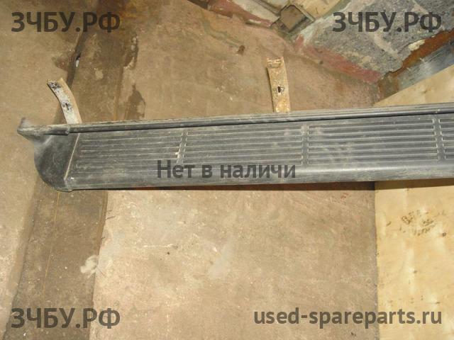 Chevrolet Suburban 1 (GMT400) Подножка