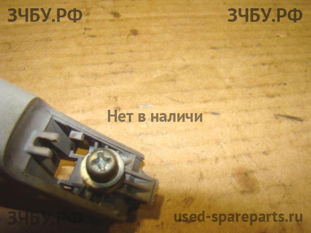 Nissan Terrano 2 (R20) Ручка внутренняя потолочная