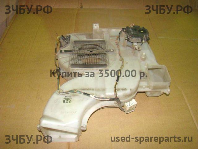 Mitsubishi Pajero/Montero 3 Корпус отопителя (корпус печки)