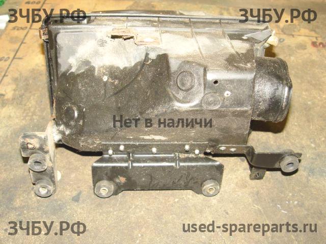 Nissan Patrol (Y60) Корпус воздушного фильтра