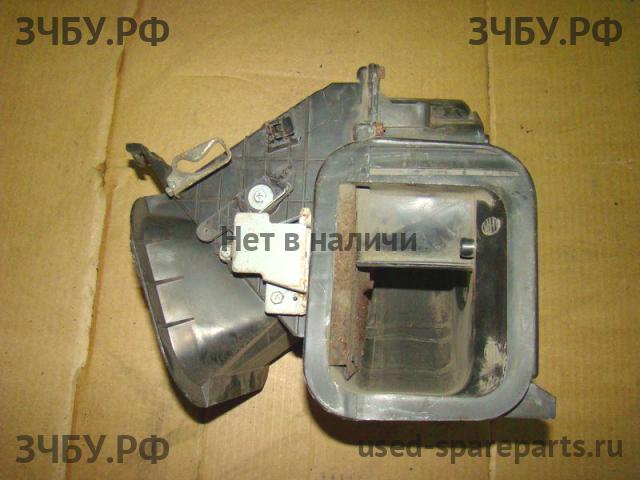 Nissan Terrano 1 /Pathfinder 1 (WD21) Корпус отопителя (корпус печки)