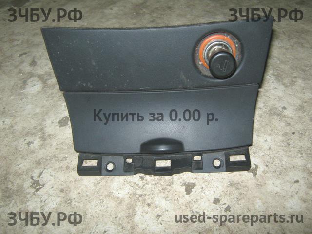 Mazda 3 [BK] Пепельница