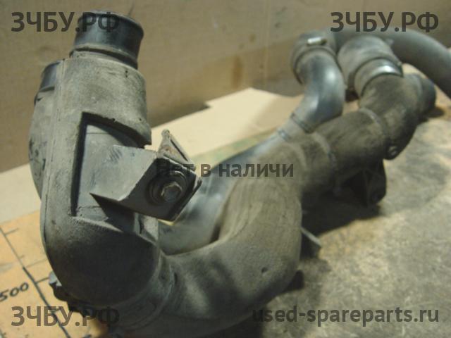 Toyota Land Cruiser 100 Патрубок