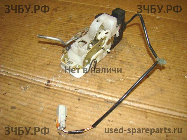 Honda CR-V 1 Замок двери передней левой