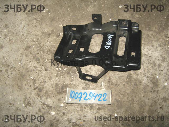 Honda Accord 7 Кронштейн