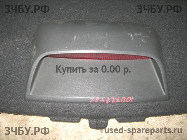 Toyota Avensis 2 Фонарь задний (стоп сигнал)