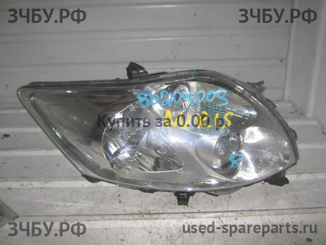 Toyota Auris 1 (E150) Фара правая