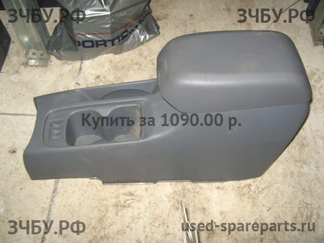 Mitsubishi Lancer Cedia [CS] Консоль между сиденьями (Подлокотник)