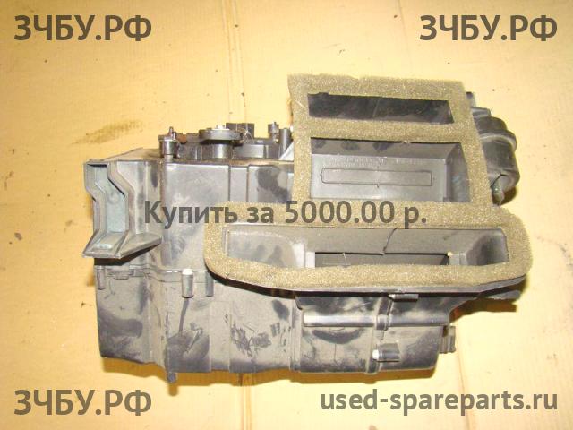 Mazda Tribute (1) [EP] Корпус отопителя (корпус печки)