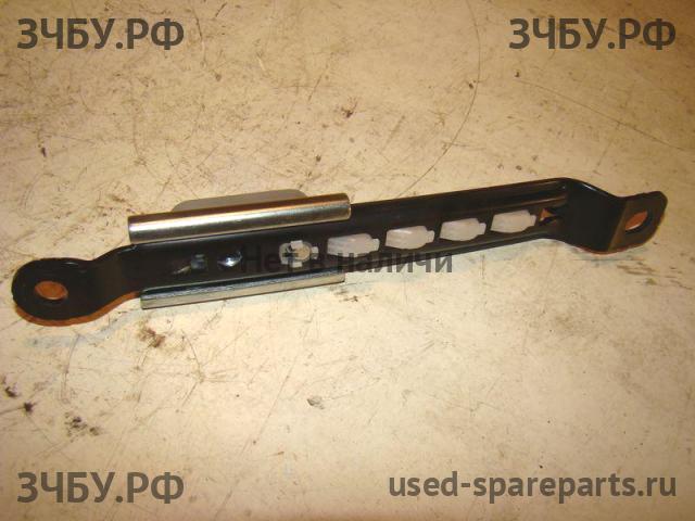 Nissan Pathfinder 2 (R51) Кронштейн