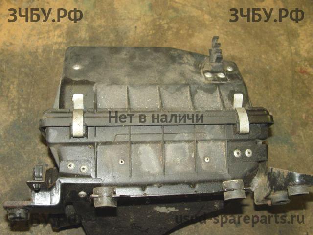 Nissan Patrol (Y60) Корпус воздушного фильтра