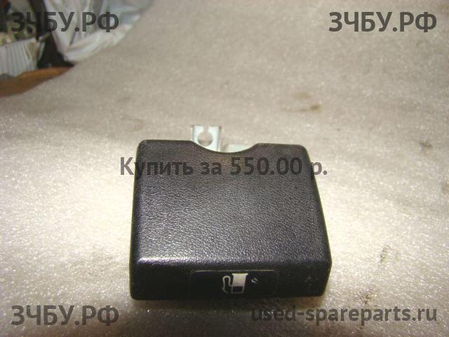 Nissan Patrol (Y61) Ручка открывания лючка бензобака