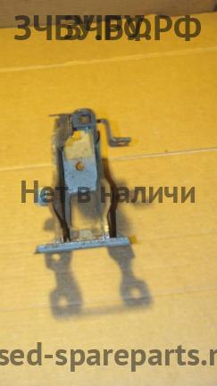 Nissan Terrano 2 (R20) Кронштейн