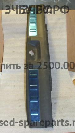 Nissan Pathfinder 2 (R51) Накладка на порог (кузов внутри)