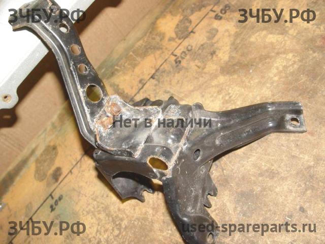 Toyota RAV 4 (1) Кронштейн
