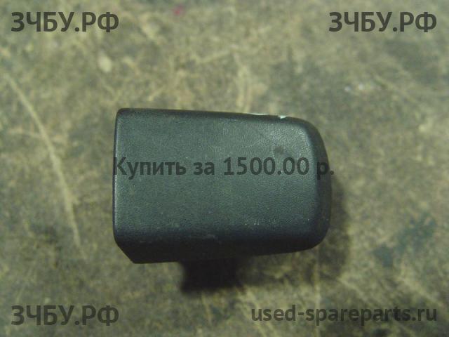 Nissan Navara 1 (D40) Заглушка