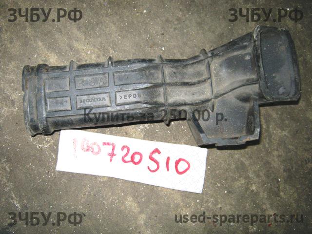 Honda Civic 8 (5D) Патрубок воздушного фильтра