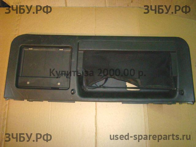 Mitsubishi Pajero/Montero 3 Обшивка двери багажника
