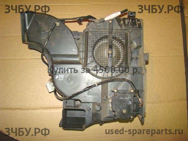 Mitsubishi Pajero/Montero 3 Корпус отопителя (корпус печки)