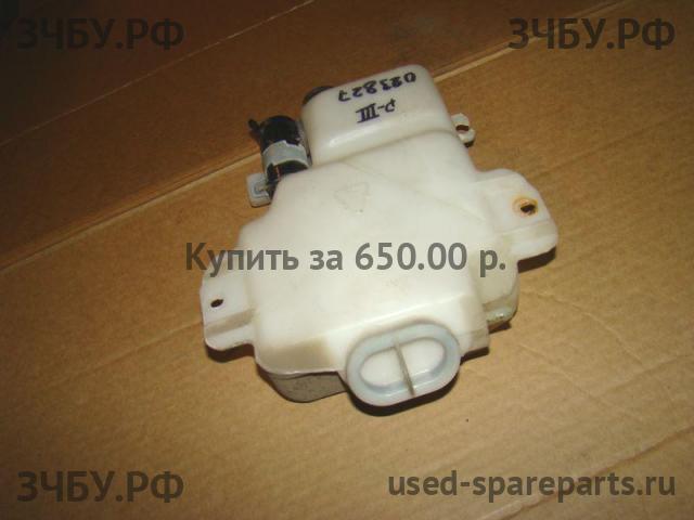 Mitsubishi Pajero/Montero 3 Бачок омывателя заднего стекла