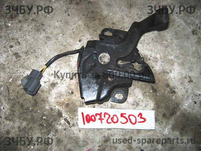 Honda Accord 7 Замок капота
