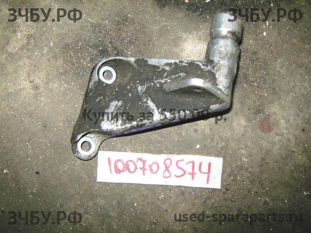 Audi 80/90 [B3] Кронштейн крепления ДВС