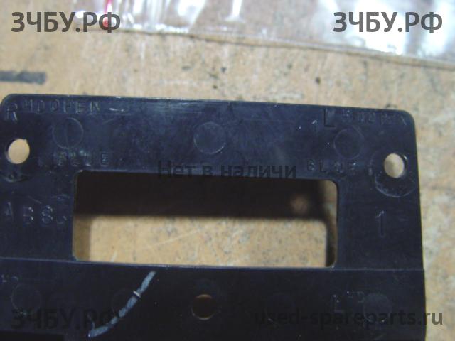 Mitsubishi Pajero/Montero 2 Кронштейн