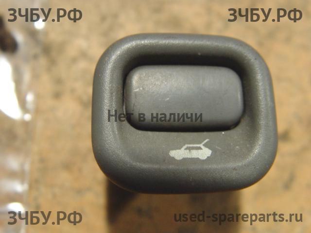 Honda CR-V 1 Кнопка открывания багажника