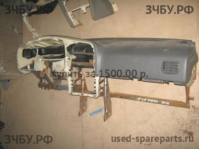 KIA Sportage 1 Торпедо