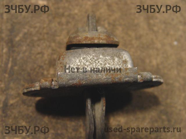 Nissan Terrano 1 /Pathfinder 1 (WD21) Ограничитель двери